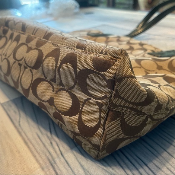 Coach Signature Beige python Green Stripe Tote Bag 🔥EUC near MINT🔥 - Picture 8 of 15